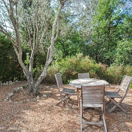 بيت للعطل Mn-1486 *